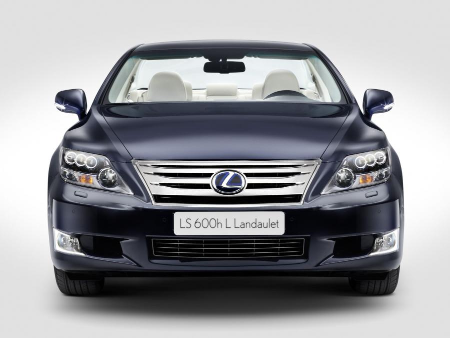  Lexus LS600h L Landaulet by Carat Duchatelet 2011 года  (фото 9 из 11)